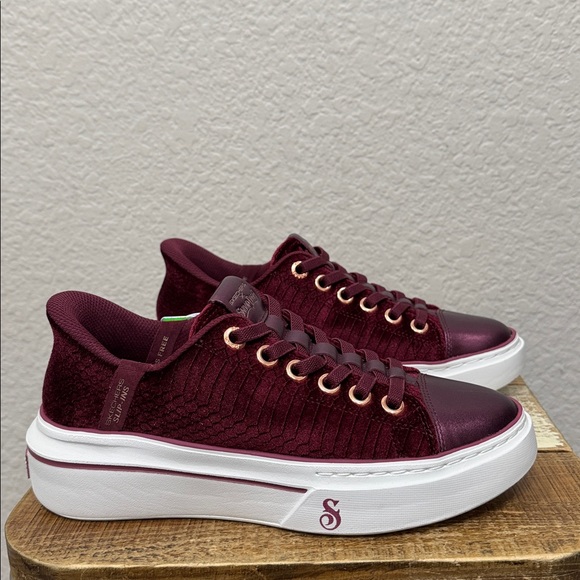 Sketchers X Snoop Dogg One Boss Life Velvet Slip Ins Sneakers Size 6 NEW - Picture 2 of 8